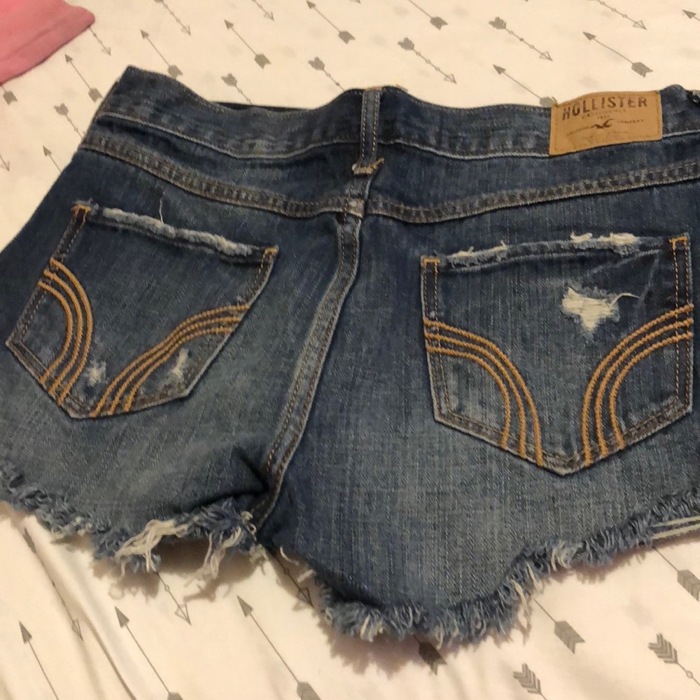 Shorts - Picture 2 of 3